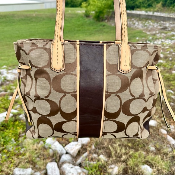 Coach Vintage Chelsea Tote Bag - Picture 3 of 12